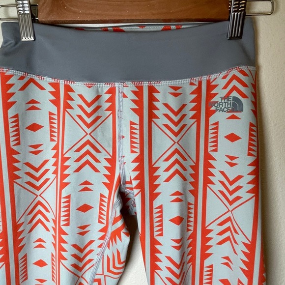 The North Face Pants - The North Face Women's Pulse Capri Leggings Sz S Ornge‎ and Gray Aztec Print